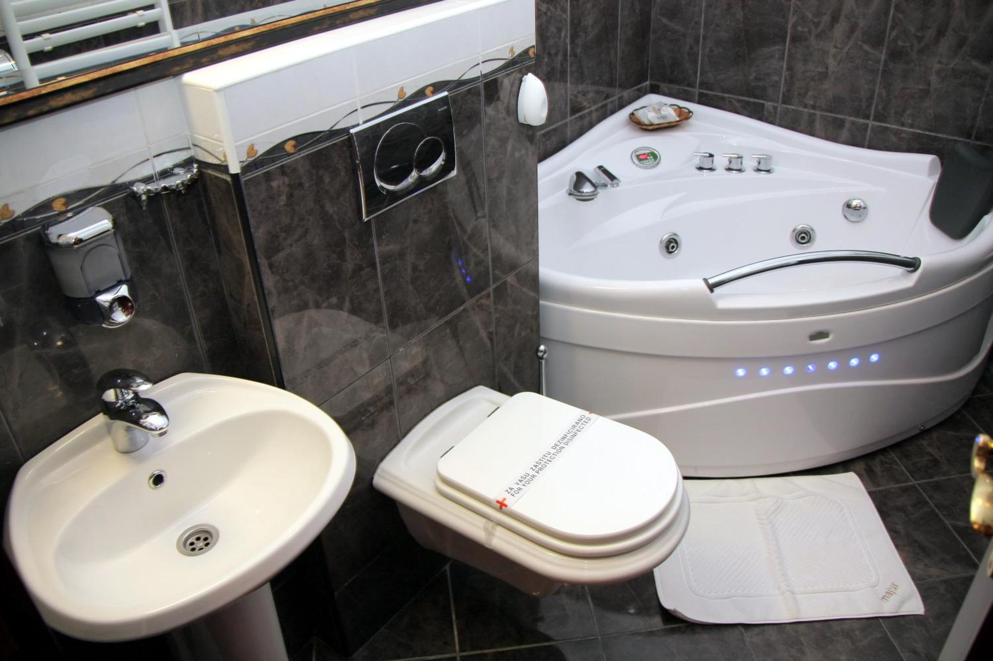 Hotel Villa Majur Subotica Luaran gambar