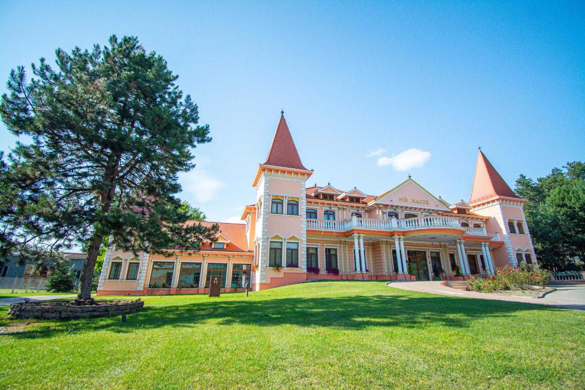 Hotel Villa Majur Subotica Luaran gambar