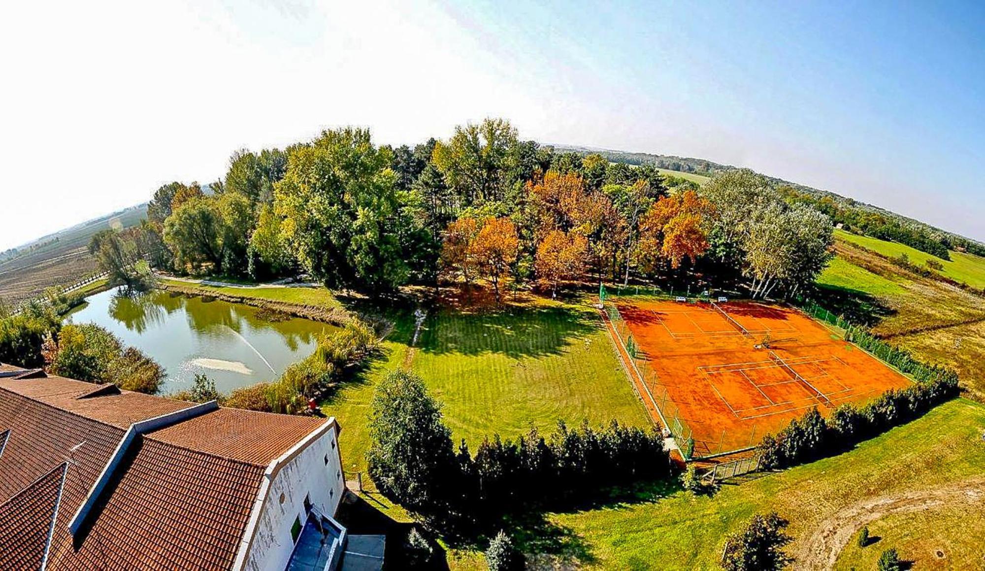 Hotel Villa Majur Subotica Luaran gambar